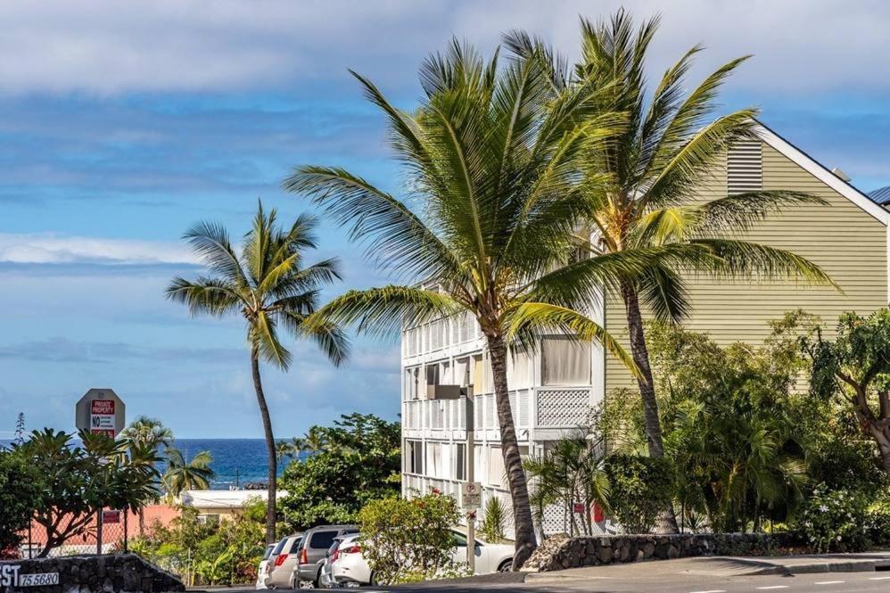 Da Kona West 305