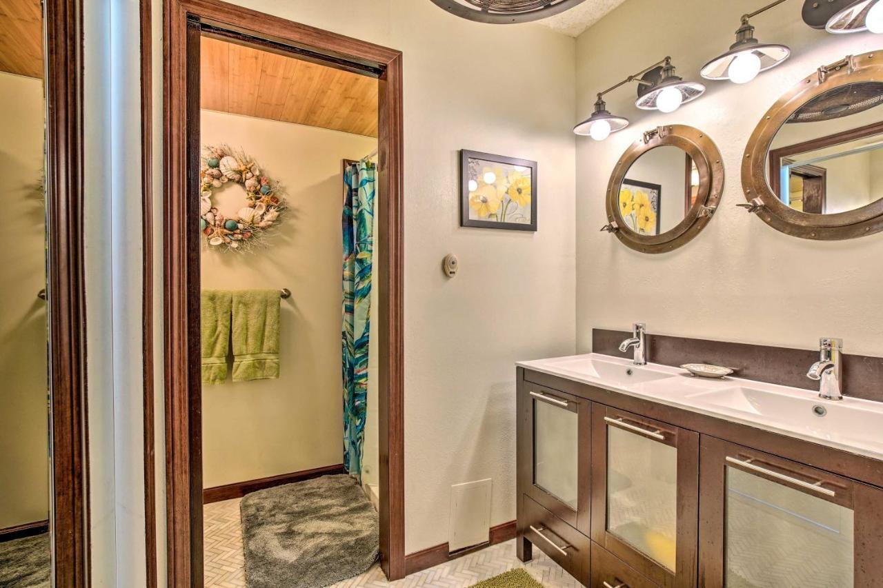 Apartment Oceanfront Islander With Lanai! *