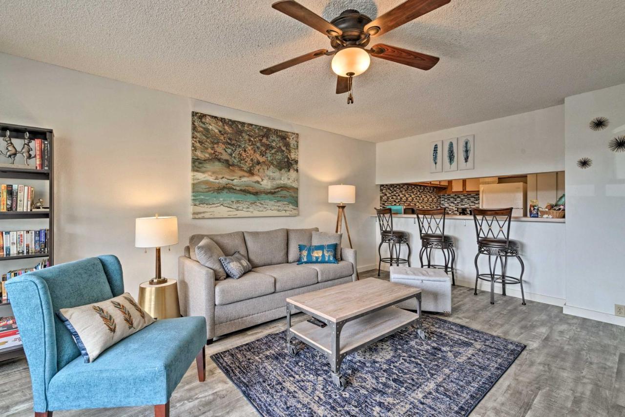 With Lanai, Walk To And Pier! Apartment