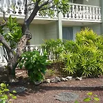 Kona Islander Inn