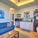 Kailua-Kona Cottage Less Than 1 Mile To Magic Sands Beach!