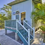 Kailua-Kona Cottage Less Than 1 Mile To Magic Sands Beach!