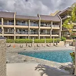 Downtown Kona Condo With Pool Access Walk To Beach!