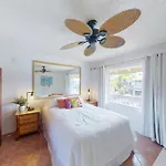 Kona Shores
