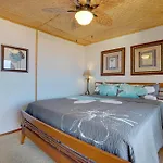 Kailua-Kona Condo Steps To Beach And Downtown!