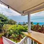 Pualani Island Getaway - Main House- 30-Night Minimum