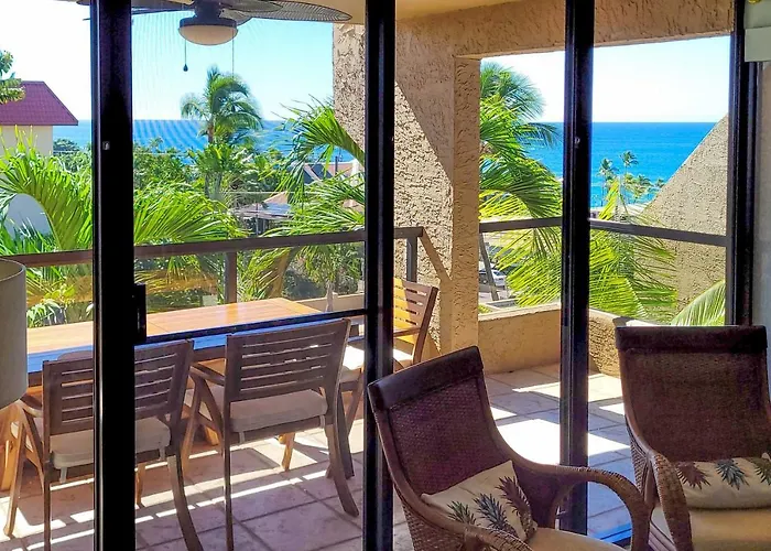 Downtown Kona Condo With Pool Access Walk To Beach!