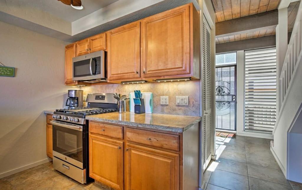 Ocean View 2 Bedroom Downtown Apartment Kailua-Kona