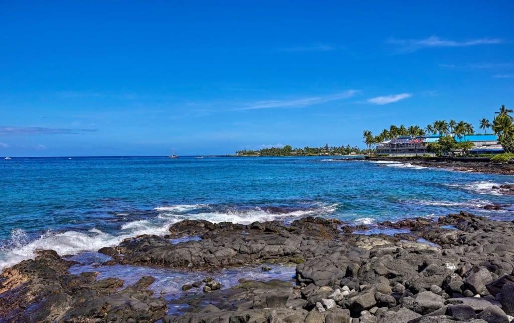 Ocean View 2 Bedroom Downtown Apartment Kailua-Kona