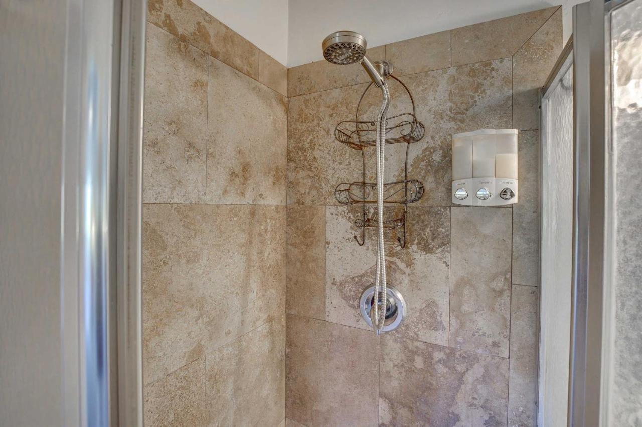 Charming Near Hiking And Golf! Holiday home
