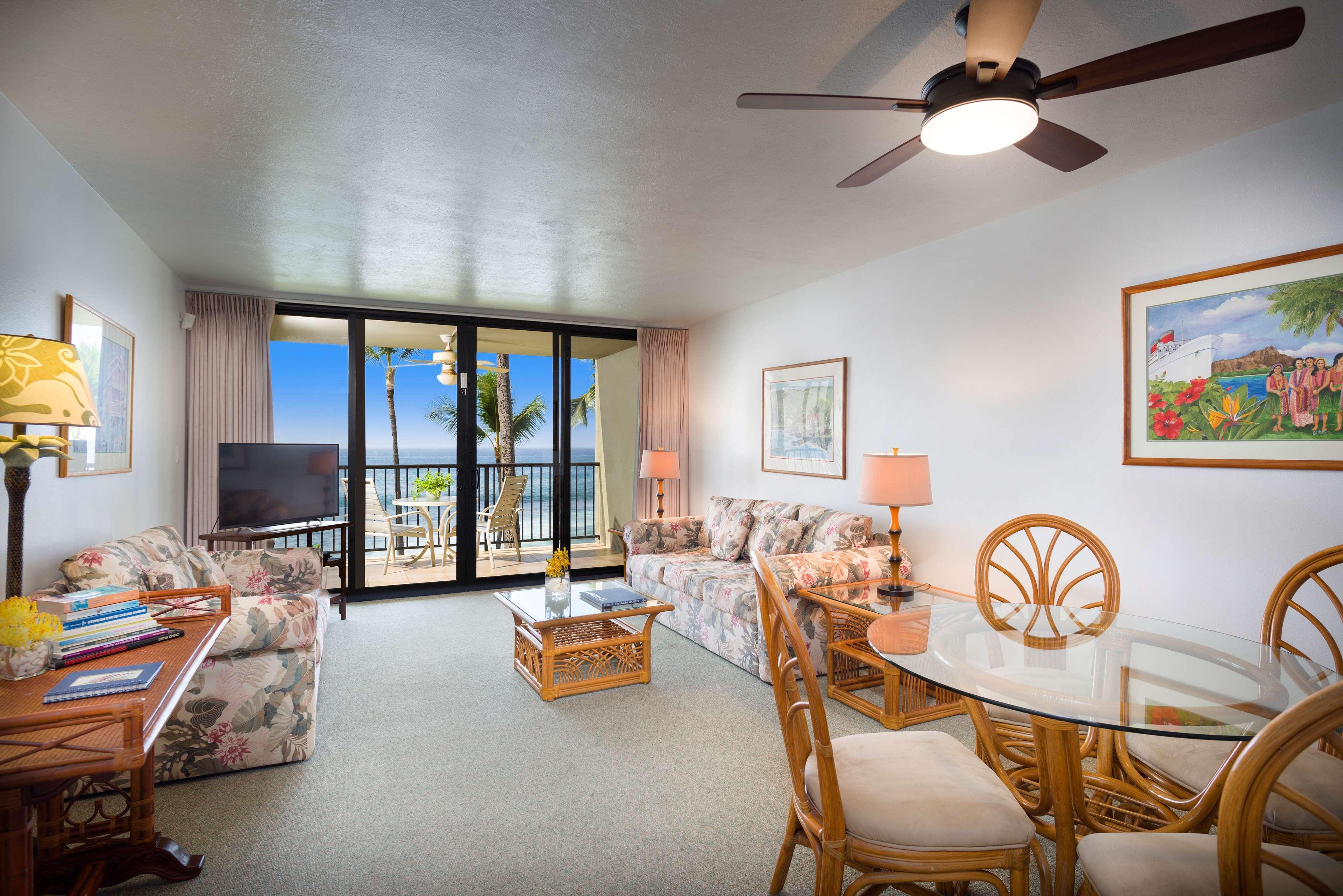 Aparthotel Aston Kona By The Sea 4*