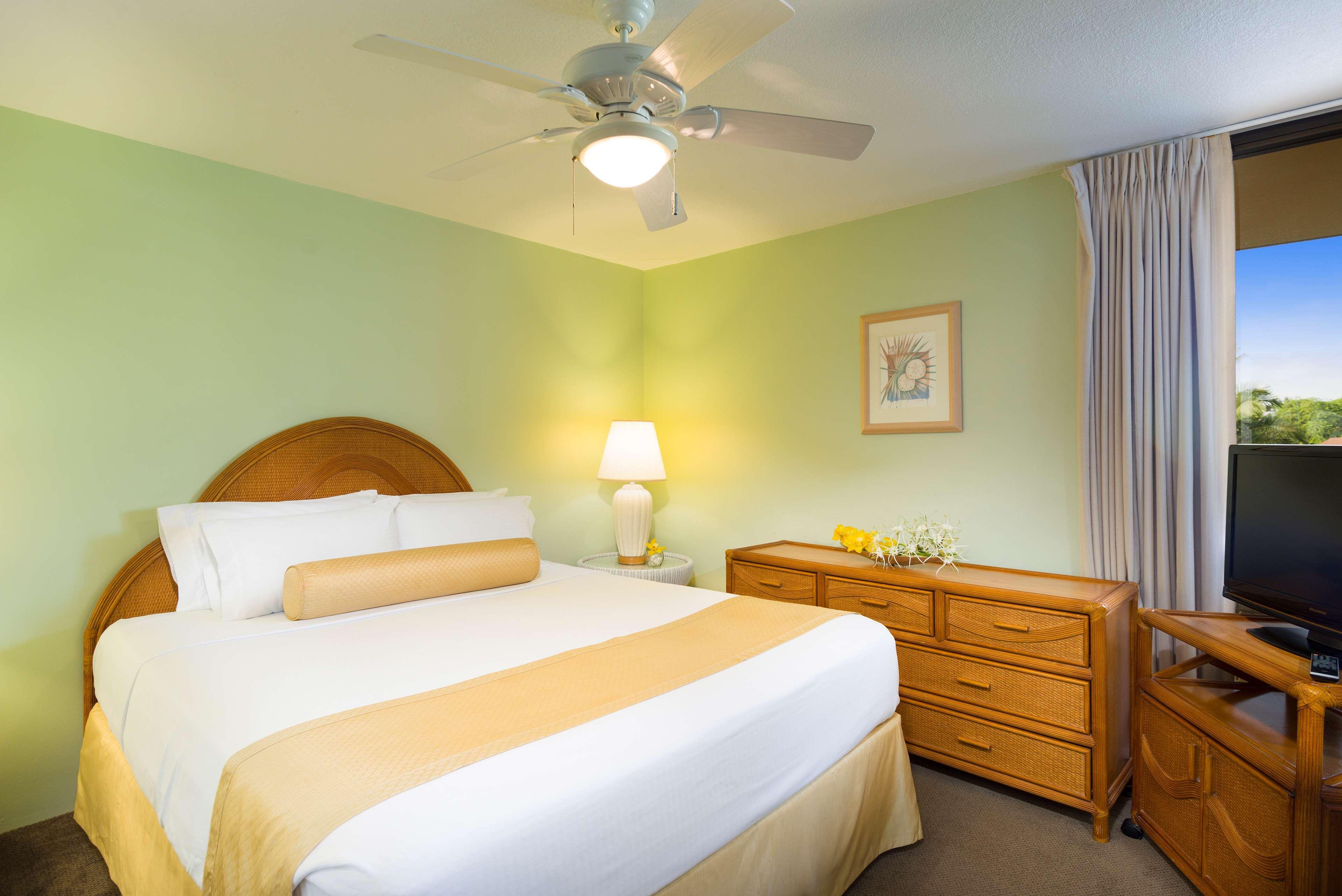 Aston Kona By The Sea 4*