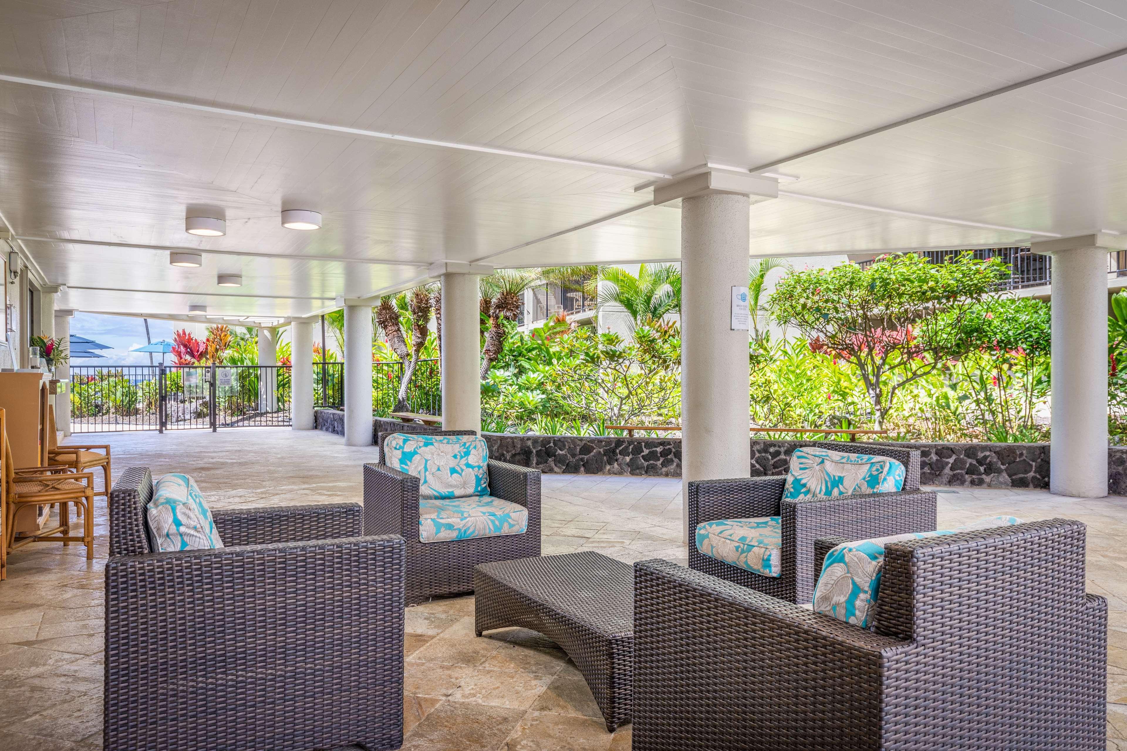 Aston Kona By The Sea 4*