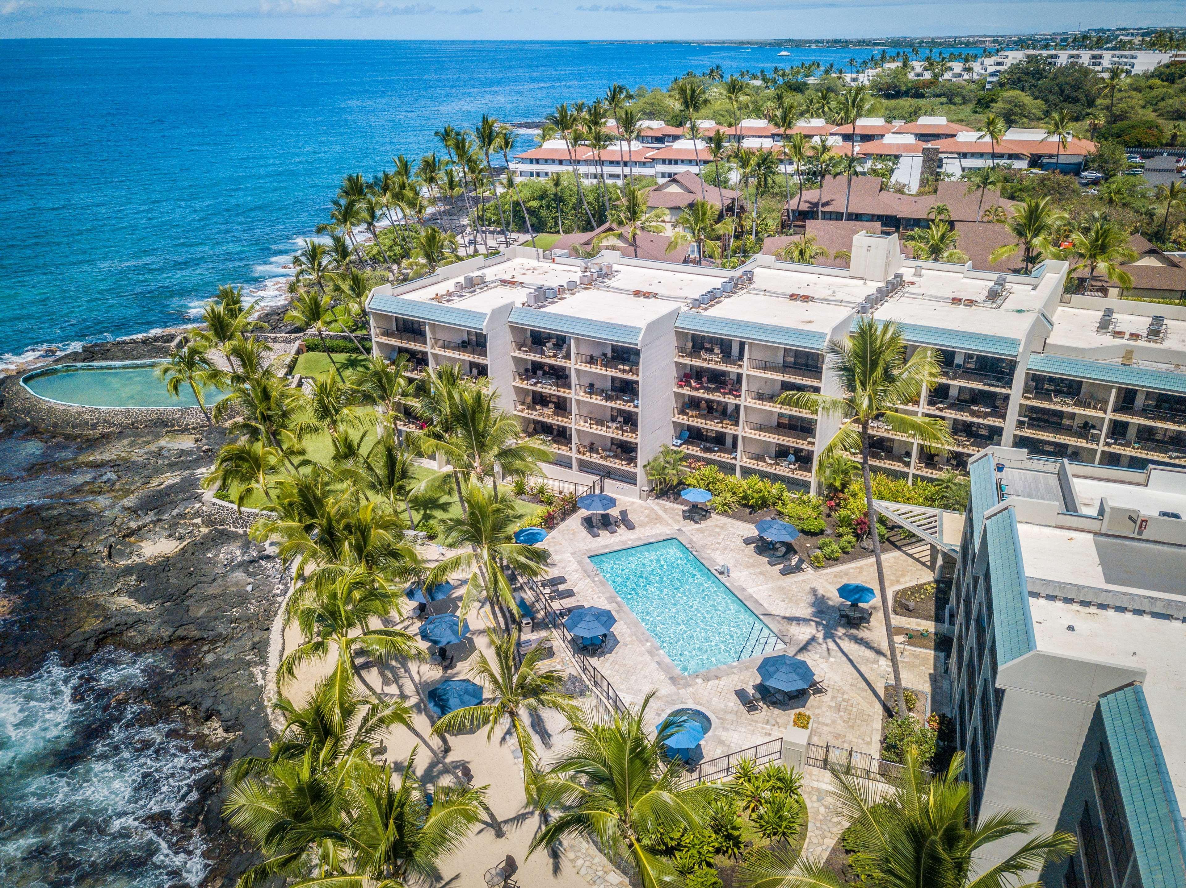 Aparthotel Aston Kona By The Sea 4*