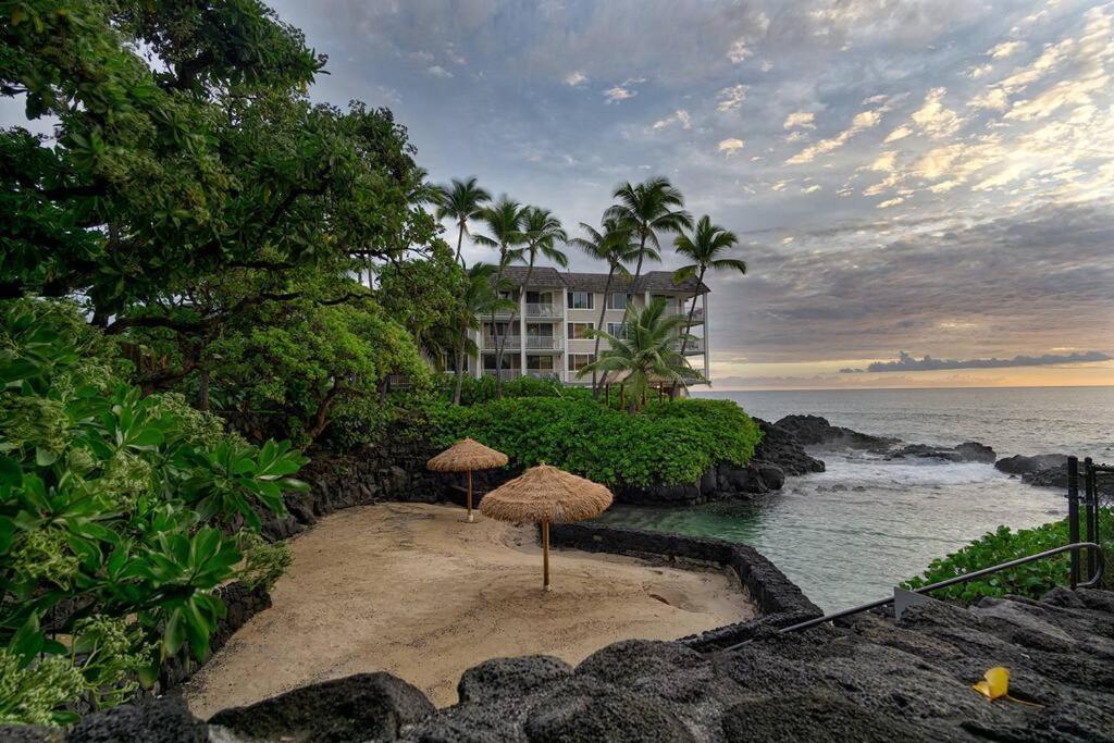 On The Ocean, Lagoon And Garden - Hale Kona Kai 411 By Casago Kona Kailua-Kona