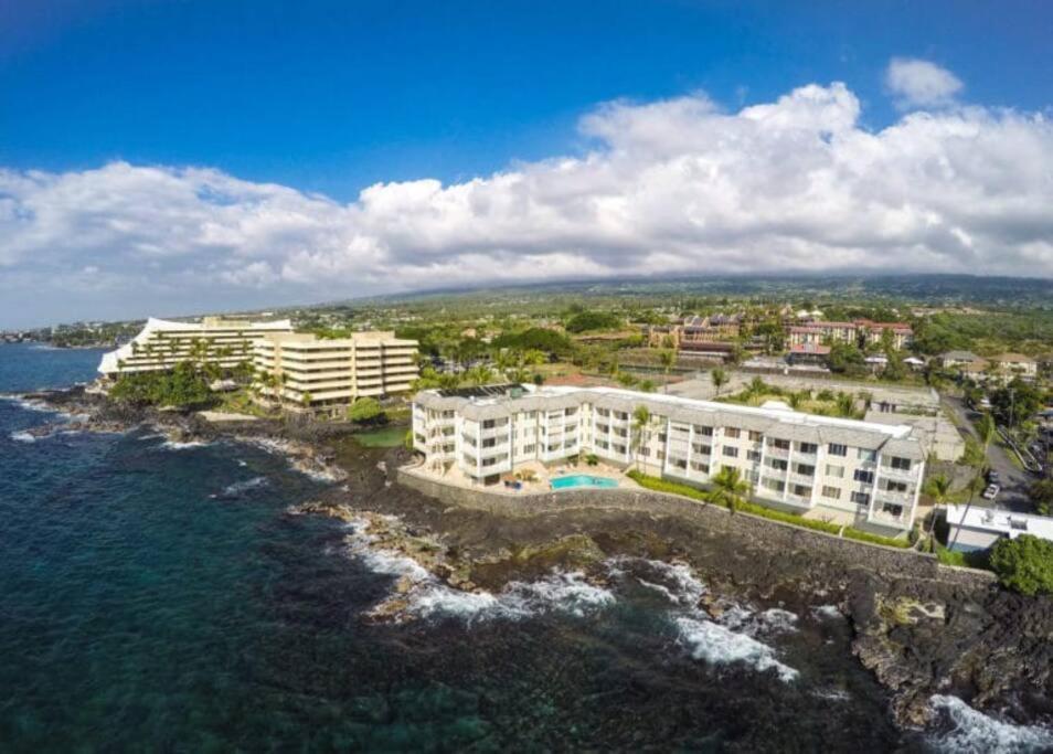 Oceanfront Stunning Views And Pool - Hale Kona Kai 407 By Casago Kona