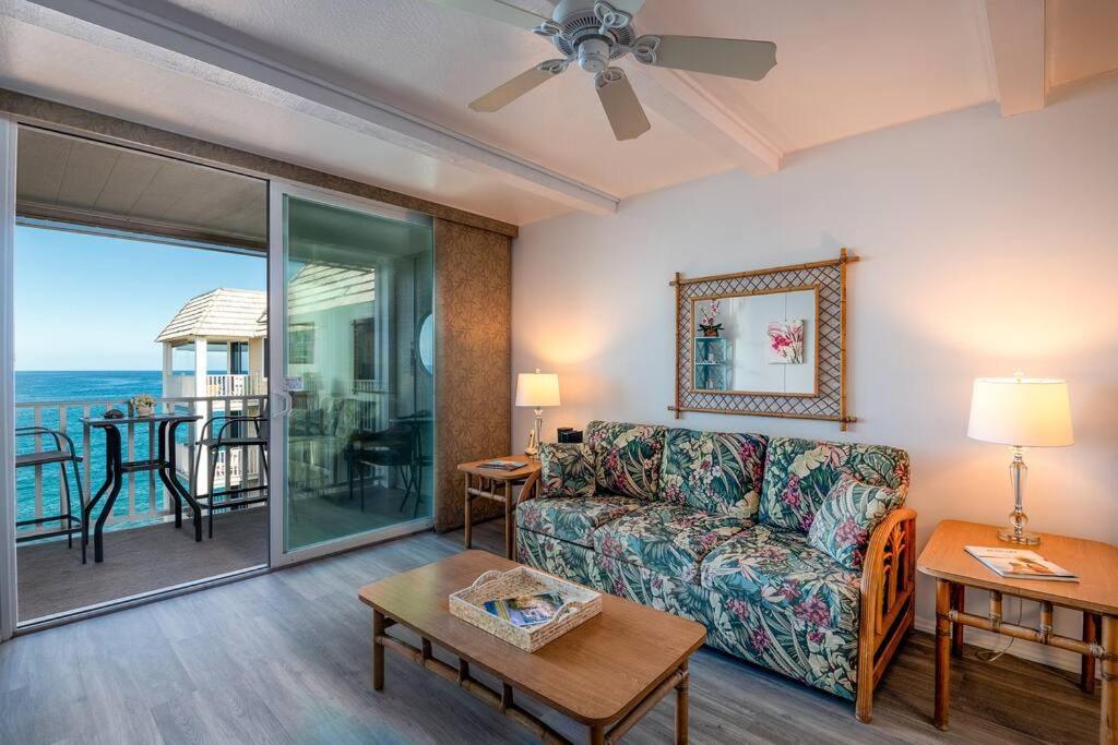Holiday home Oceanfront Stunning Views And Pool - Hale Kona Kai 407 By Casago Kona