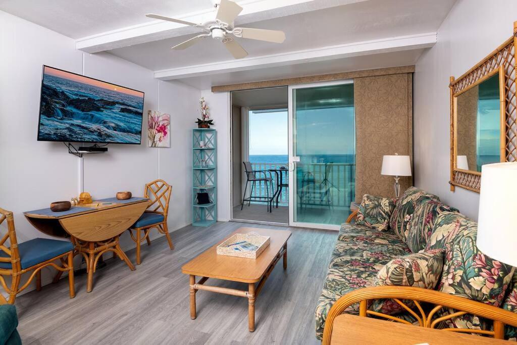 Oceanfront Stunning Views And Pool - Hale Kona Kai 407 By Casago Kona