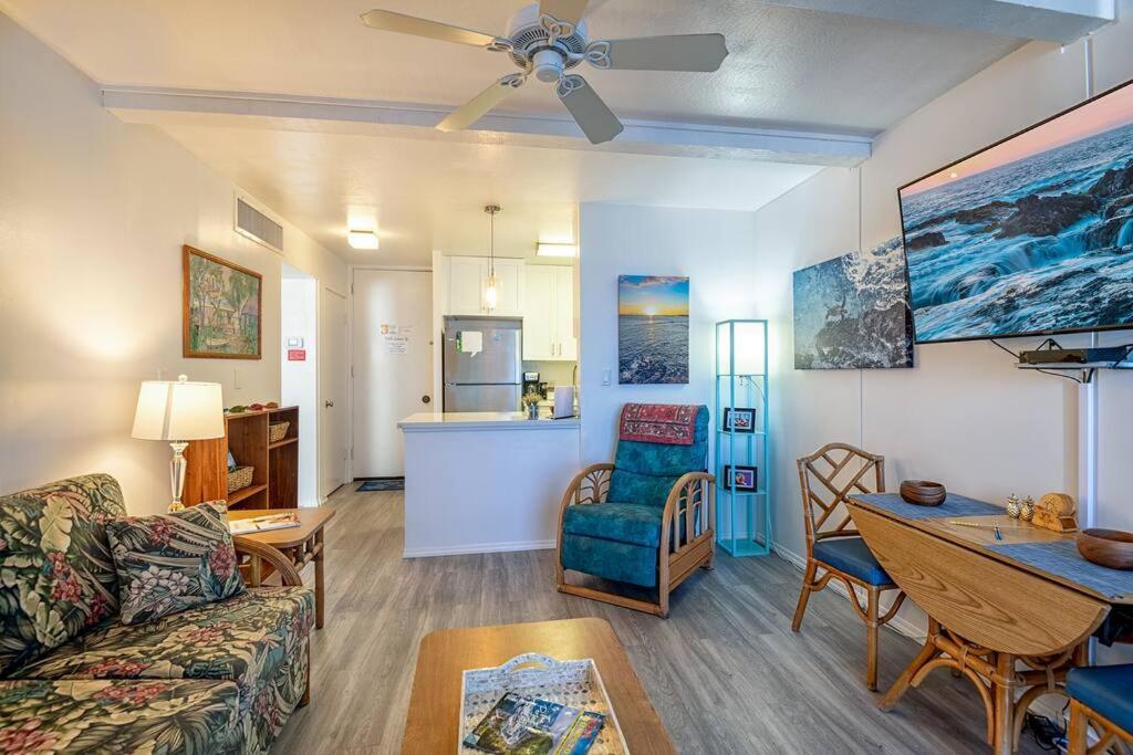 Holiday home Oceanfront Stunning Views And Pool - Hale Kona Kai 407 By Casago Kona *