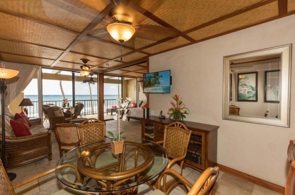 Kona Bali Kai 214 Oceanfront Apartment
