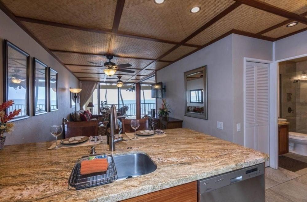 Kona Bali Kai 214 Oceanfront Kailua-Kona