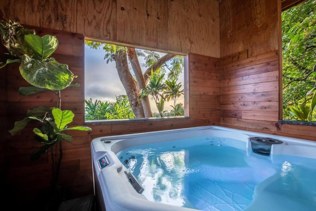 Kona's 1st Luxury 1 Br/1b Treehouse W/ Ocean View