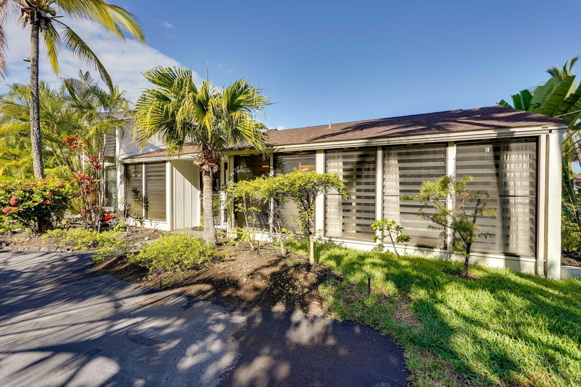 Apartment 1 Mi To With Pool Access! *