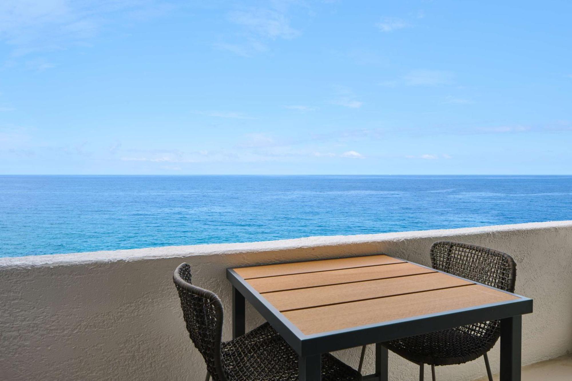 Outrigger Kona And Resort 4*