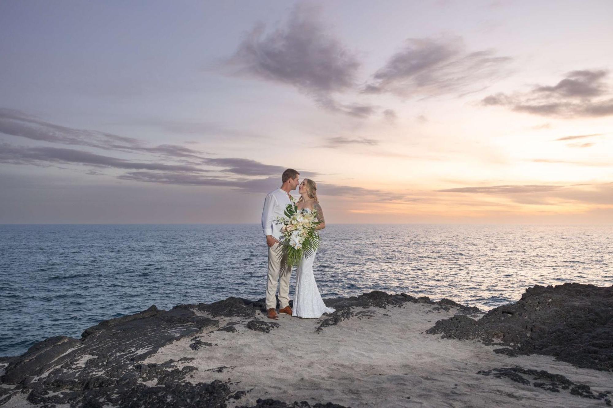 Outrigger Kona And Resort