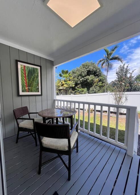 Unit A Kaiupoho - Island Elegance: Prime Spot Apartment *