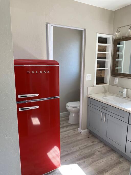 Unit A Kaiupoho - Island Elegance: Prime Spot Apartment *