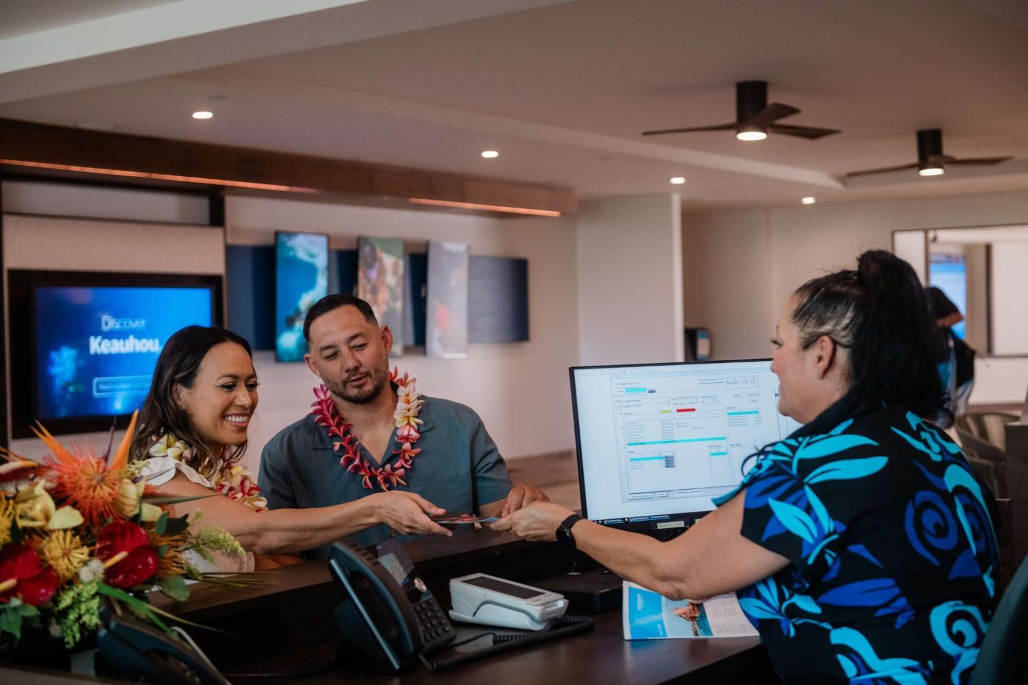 Outrigger Kona And Resort 4*