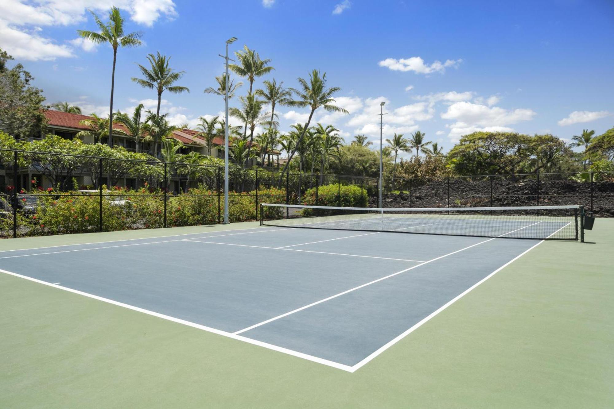 Big Island Keauhou Surf & Racquet 4-103 Kailua-Kona