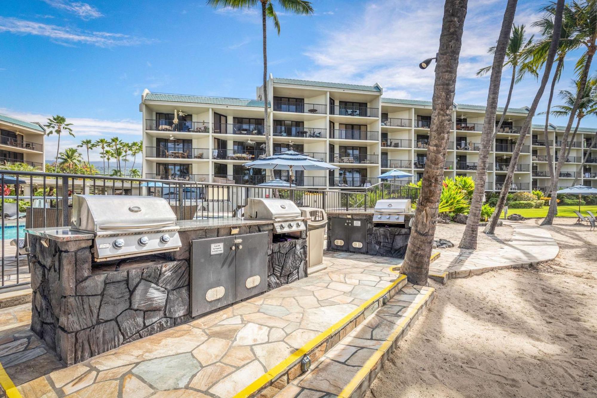 Aston Kona By The Sea Aparthotel 4*