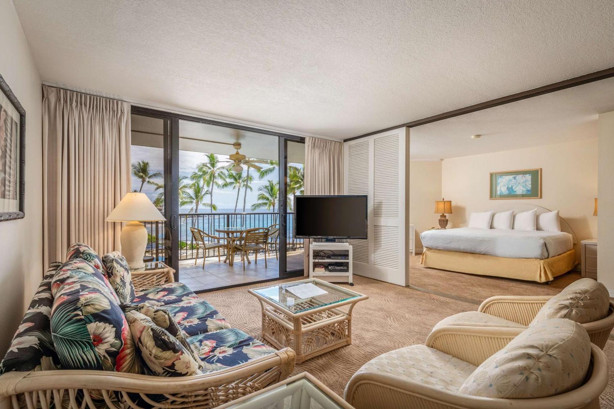 Aston Kona By The Sea 4*