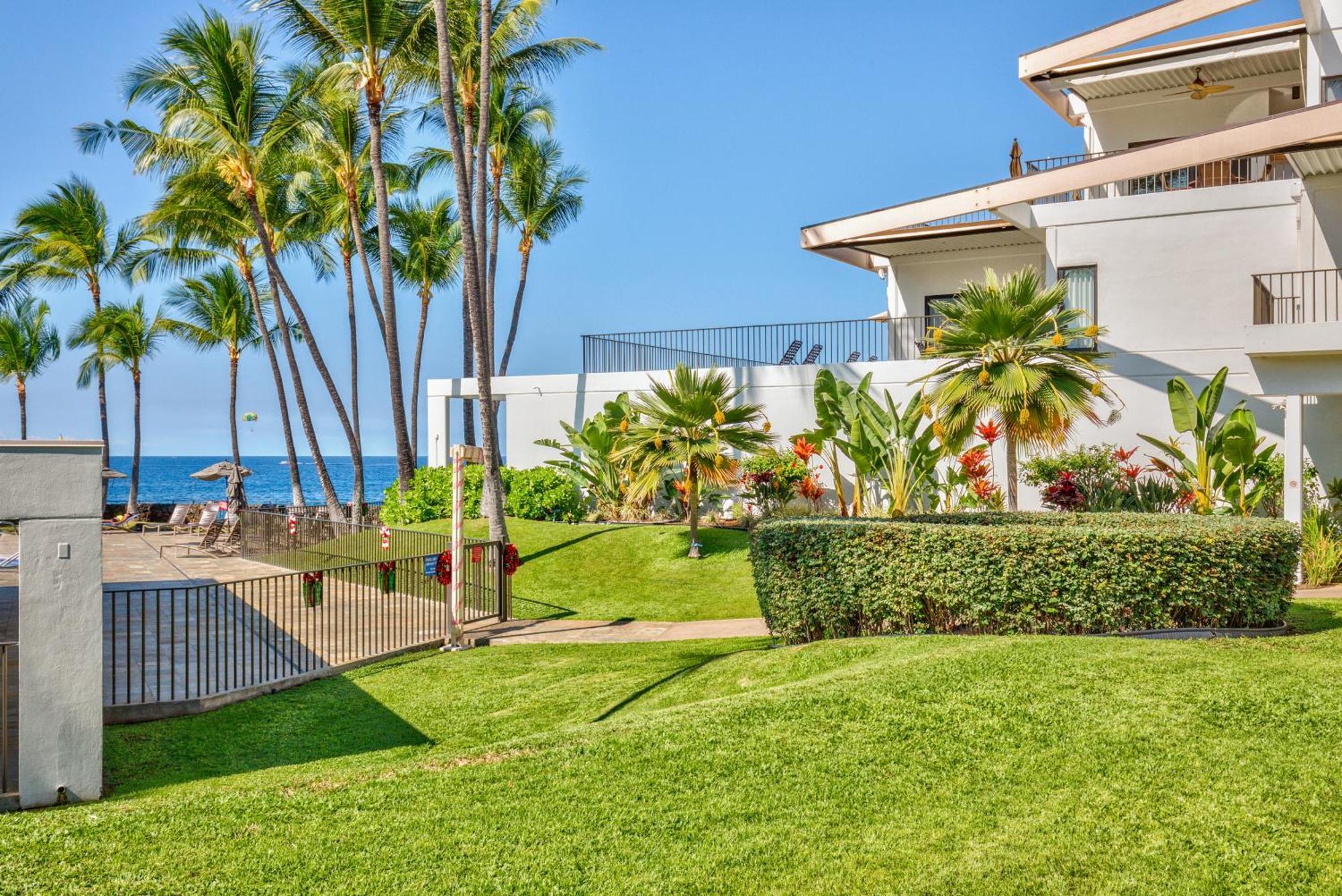 Royal Sea Cliff Kona By Outrigger - Select Your Unit Apartment Kailua-Kona