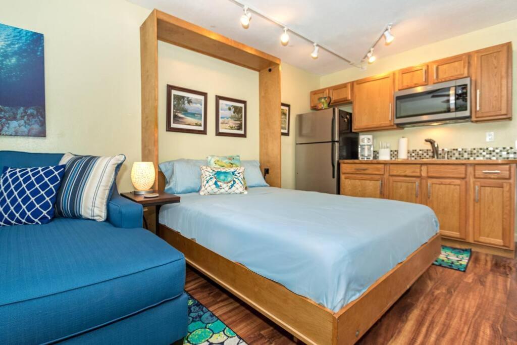 Spring Rates Book Now - Islander