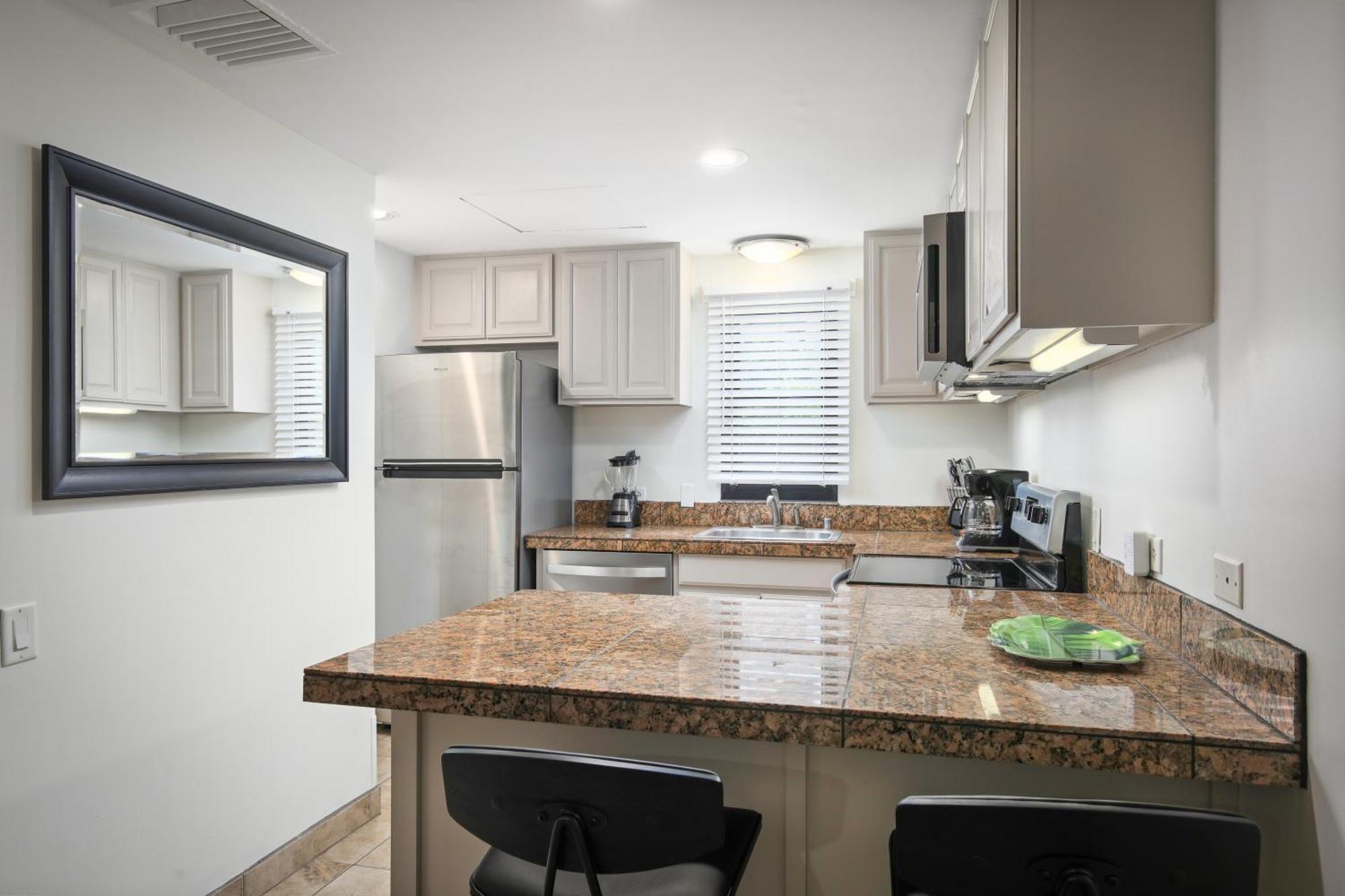 Royal Sea Cliff Kona By Outrigger - Select Your Unit Apartment