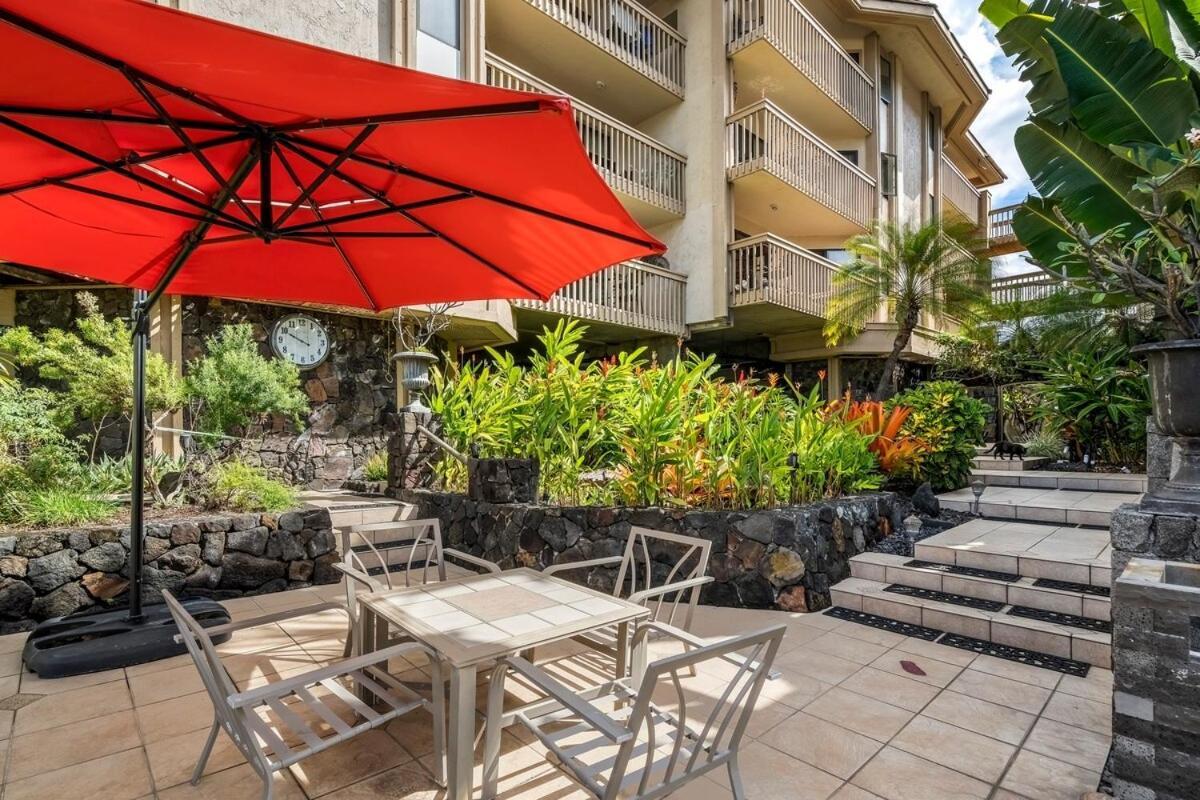 Floor Oceanview Kona Condo!