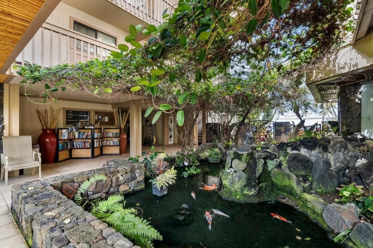 Apartment Floor Oceanview Kona Condo!