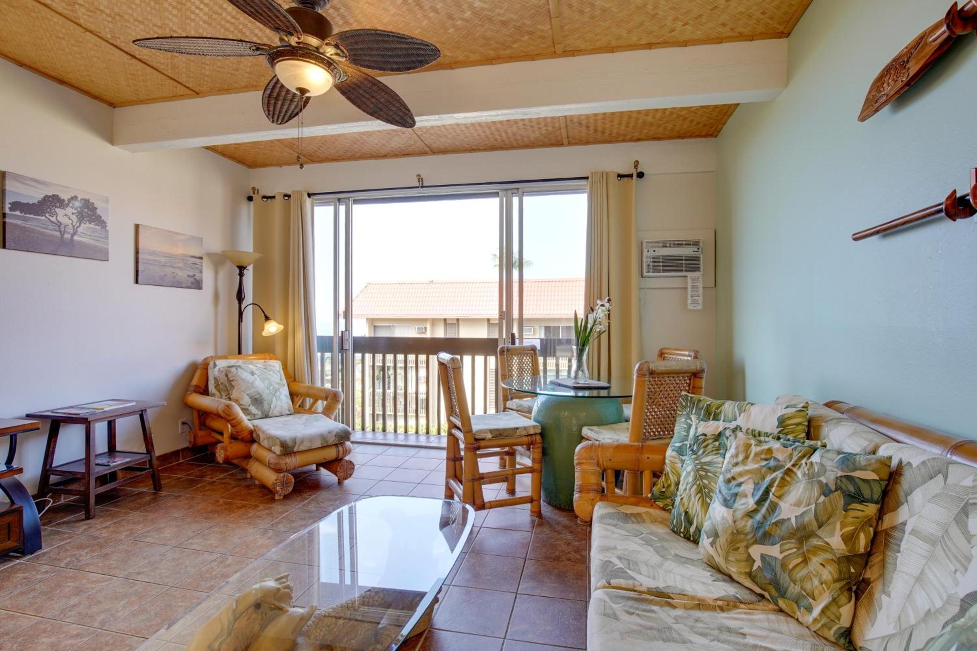 Apartment Steps To And Downtown! *
