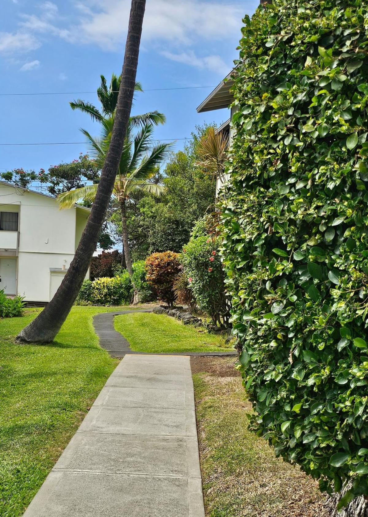 Comfort Location Reasonable Price 2 Blocks 2 The *