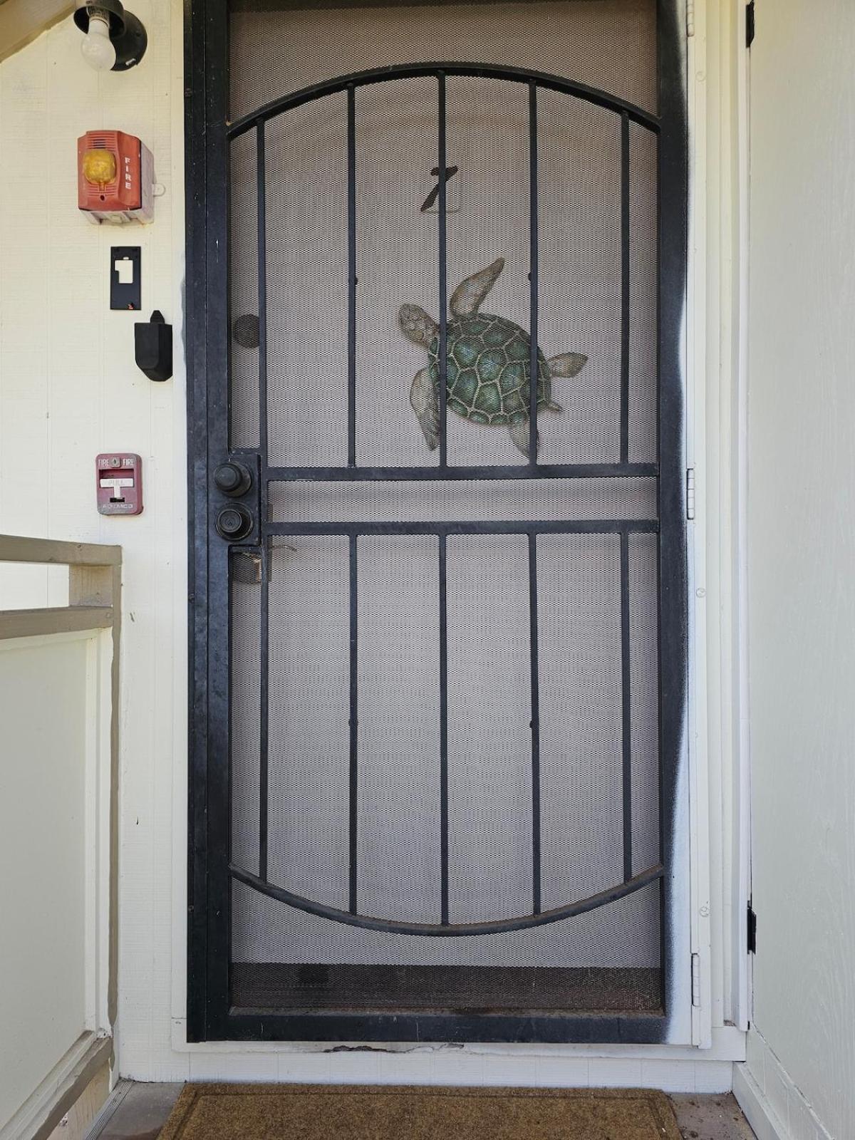 Comfort Location Reasonable Price 2 Blocks 2 The *