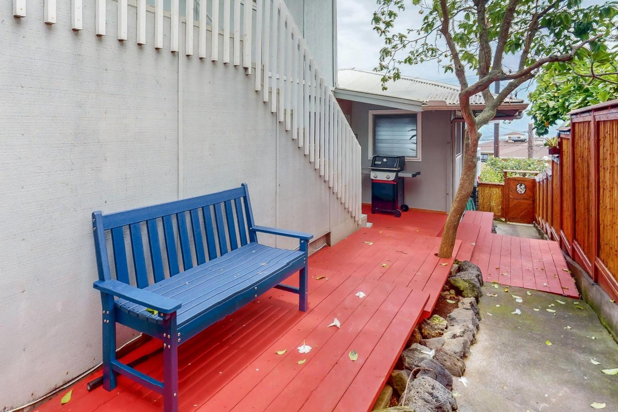 Pualani Island Getaway - Main House- 30-night Minimum *