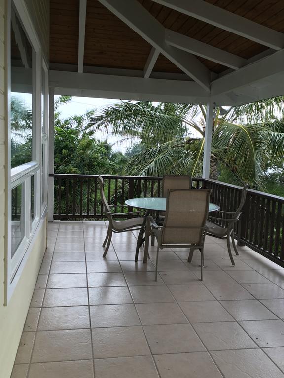 Coco-nut Hale Guest house
