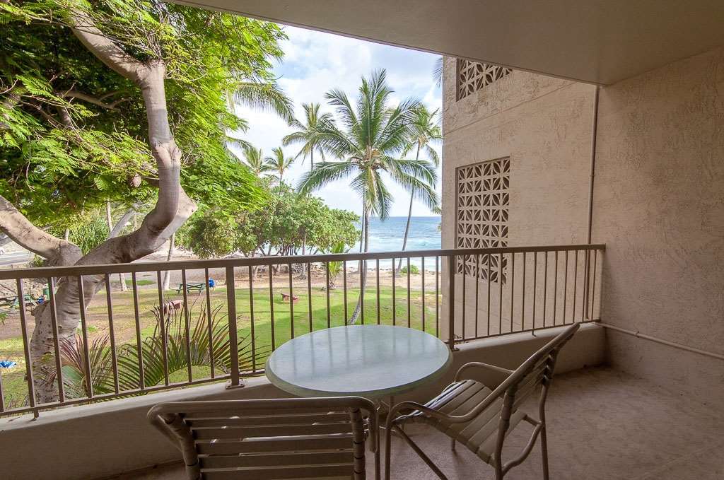 Kona Reef Hotel *