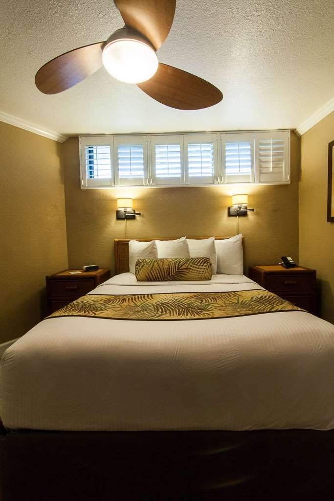 Kona Reef Hotel *